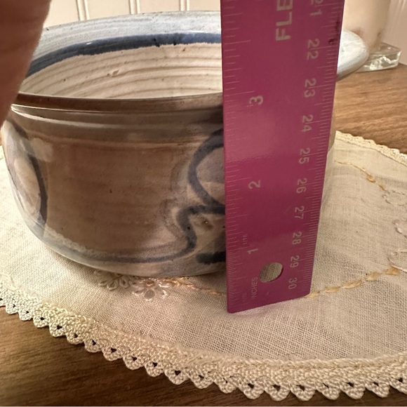 Blue Brushed Wheel Thrown Half Cylinder Round Bowl Crock Signed Studio Pottery - Picture 7 of 8